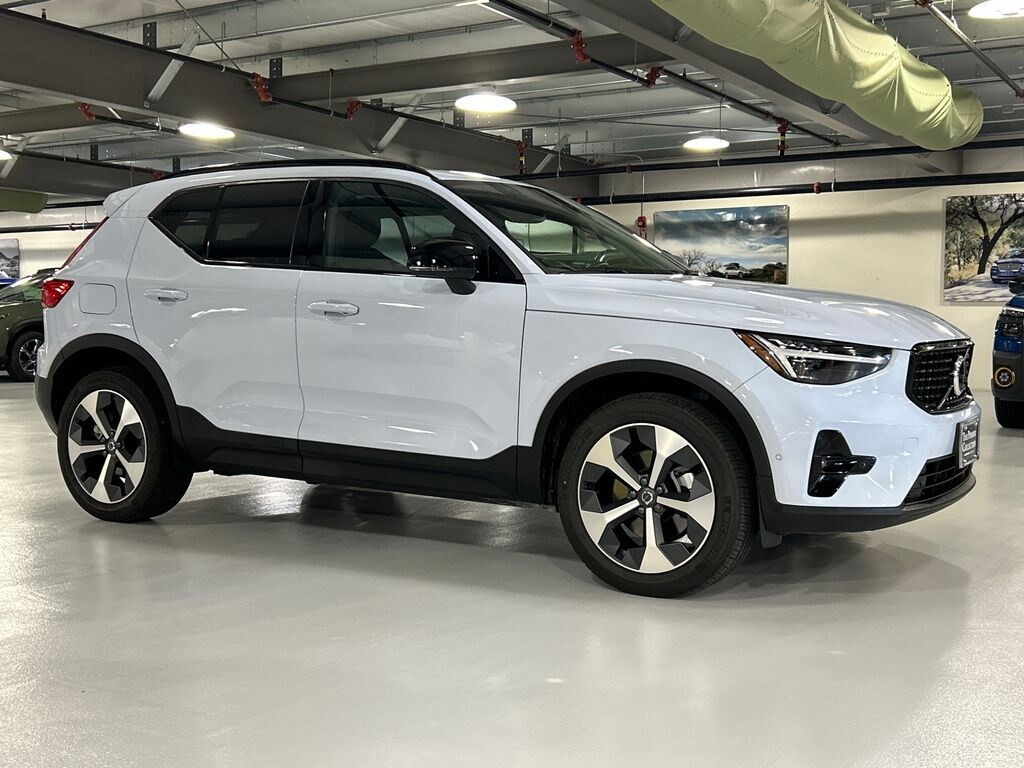 Certified 2026 Volvo XC40 B5 Plus SUV