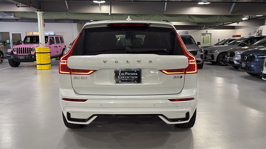 2023 Volvo XC60 B5 Plus photo 3