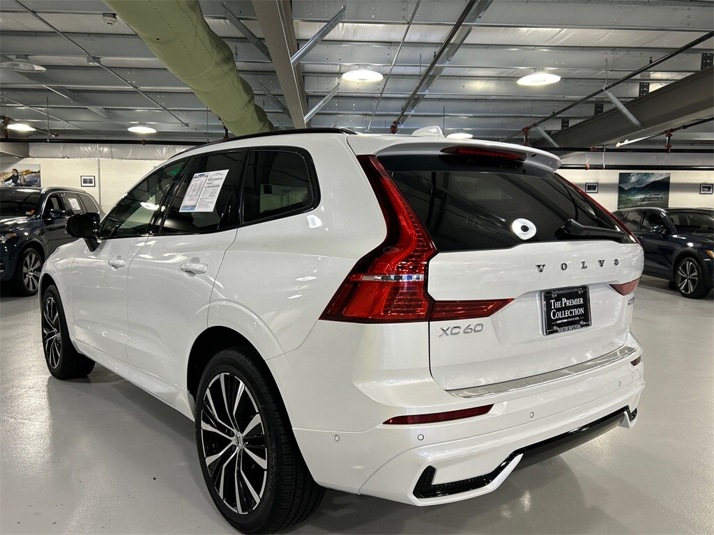2025 Volvo XC60 B5 Plus photo 4