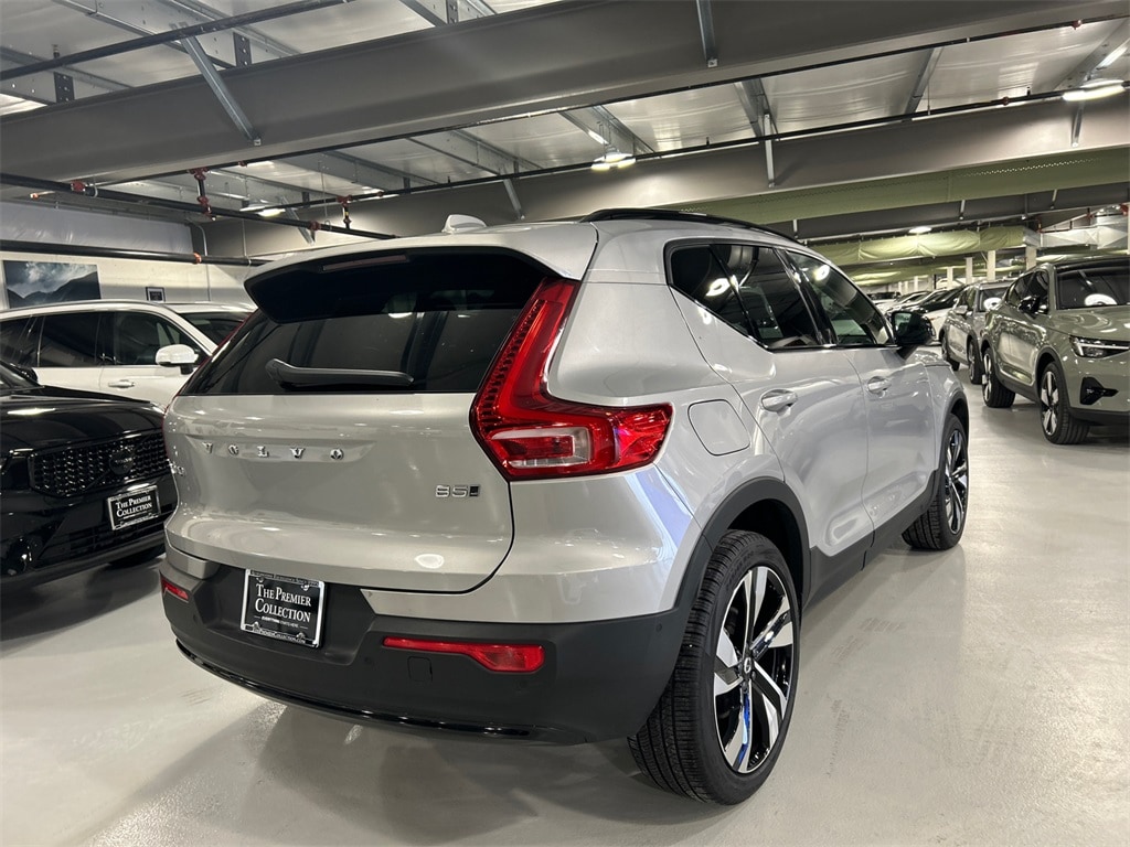 Certified 2025 Volvo XC40 B5 Plus Dark Theme SUV