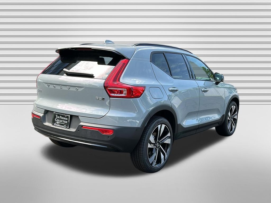 New 2026 Volvo XC40 B5 Ultra SUV