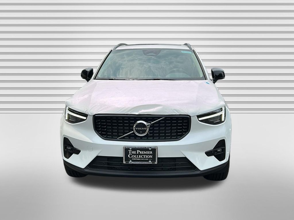 New 2026 Volvo XC40 B5 Plus SUV