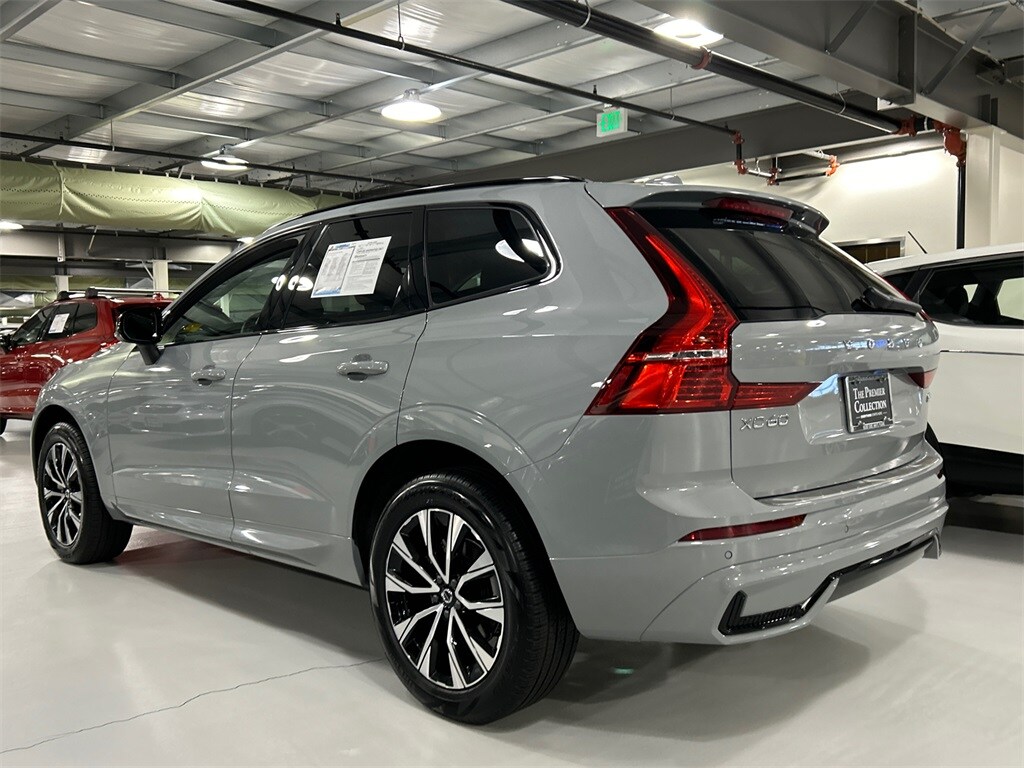 2025 Volvo XC60 B5 Core photo 4