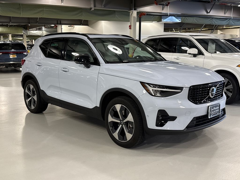 Certified 2024 Volvo XC40 B5 Plus Dark SUV