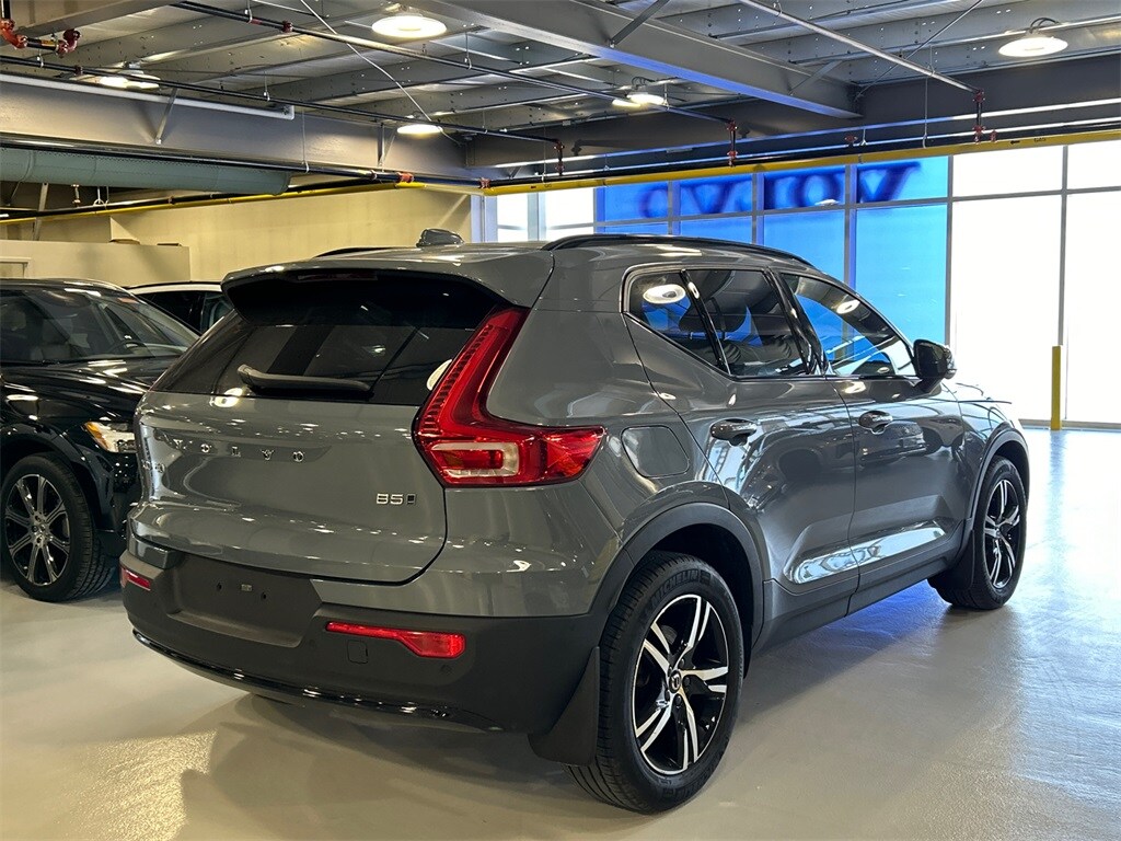 Certified 2023 Volvo XC40 B5 AWD Plus Dark SUV