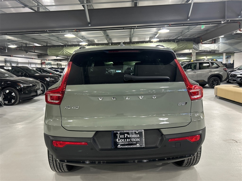 Certified 2024 Volvo XC40 B5 Plus Dark SUV