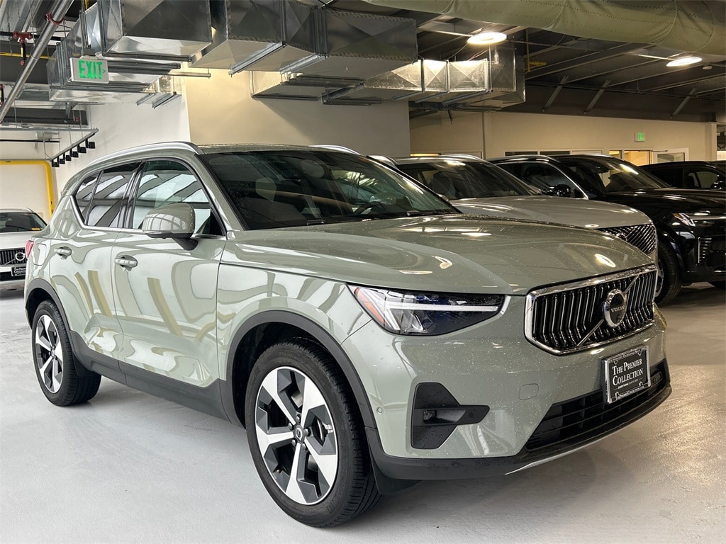 2025 Volvo XC40 Plus's photo