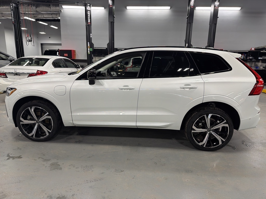 Certified 2024 Volvo XC60 plug-in hybrid T8 Ultimate Dark SUV