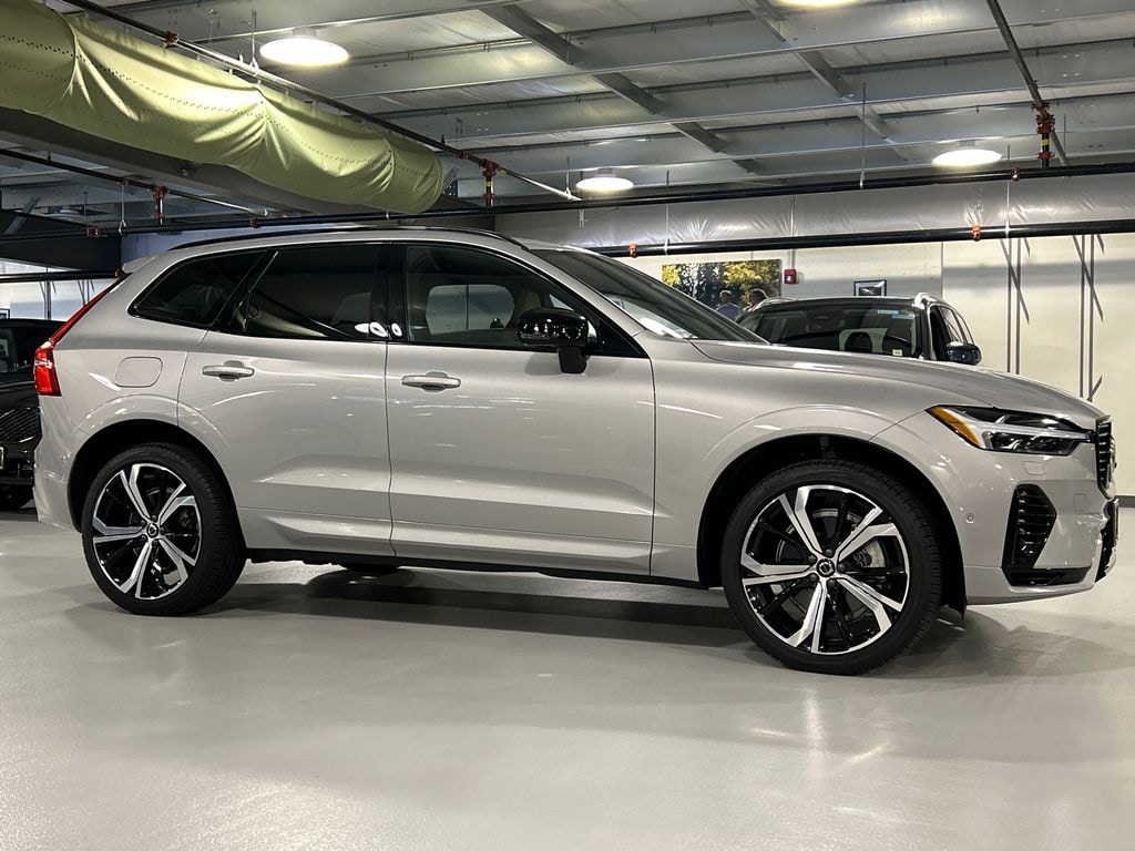 Certified 2025 Volvo XC60 plug-in hybrid T8 Ultra SUV