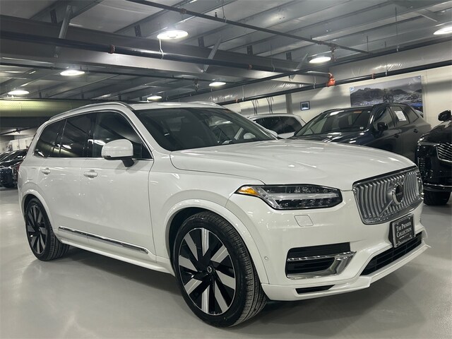 2024 Volvo XC90 plug-in hybrid T8 Ultimate 6-Seater SUV