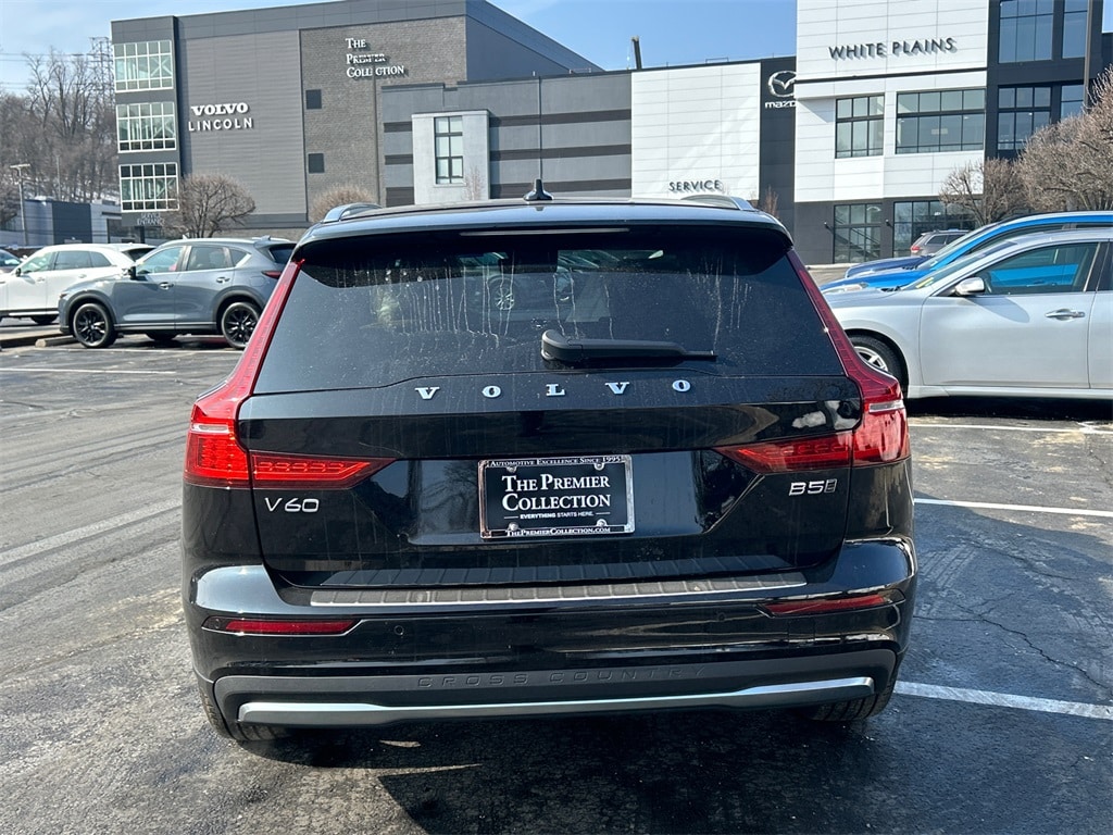 New 2026 Volvo V60 Cross Country B5 Ultra Wagon