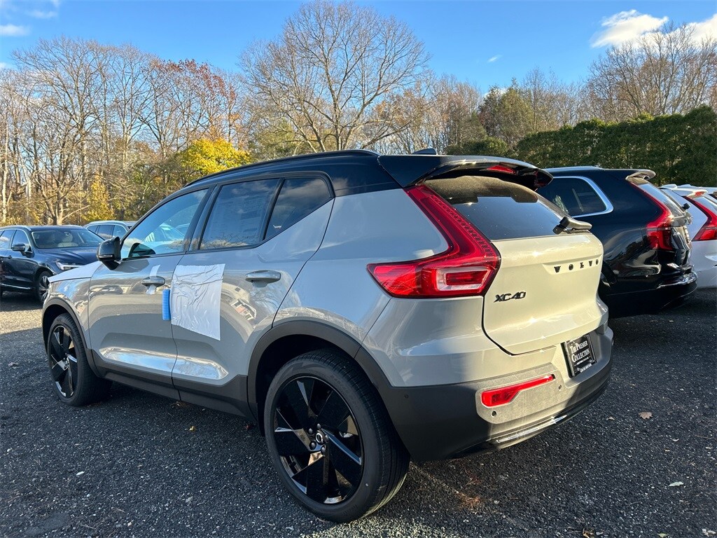 New 2026 Volvo XC40 B5 Ultra Black Edition SUV