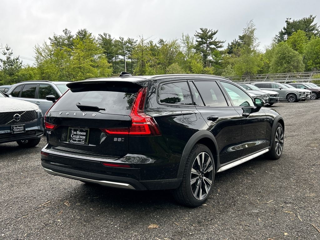 New 2026 Volvo V60 Cross Country B5 Ultra Wagon