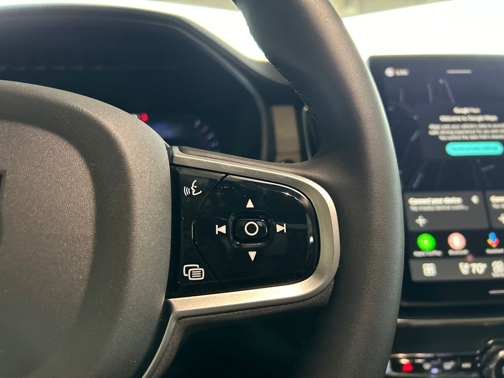 2026 Volvo XC90 Plus - Photo 14