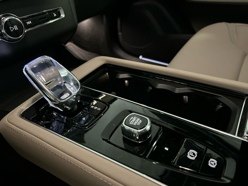 2026 Volvo XC90 Plus - Photo 19