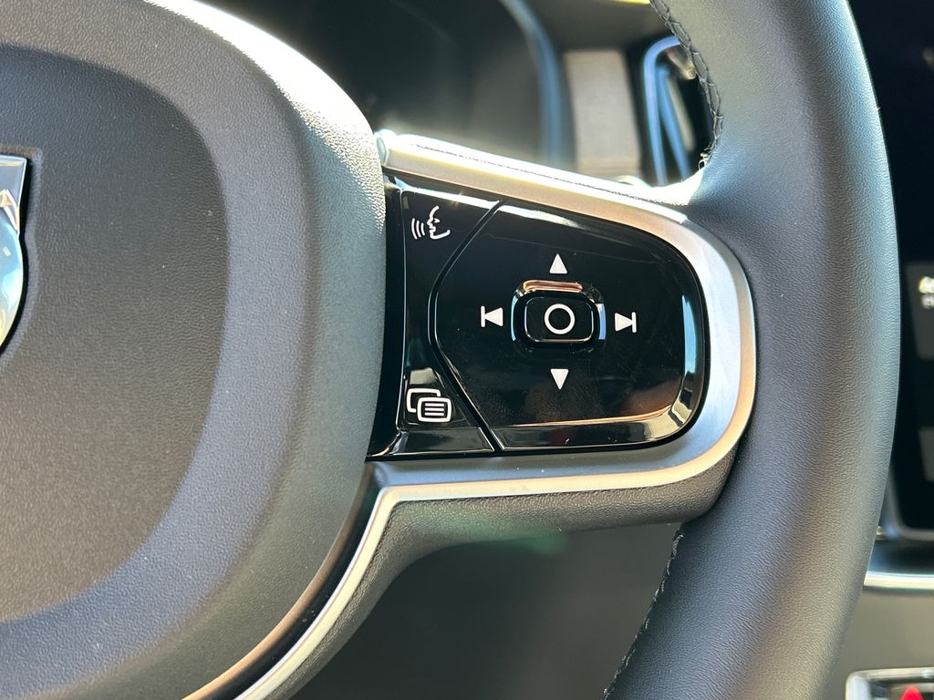 2026 Volvo XC90 Core - Photo 13
