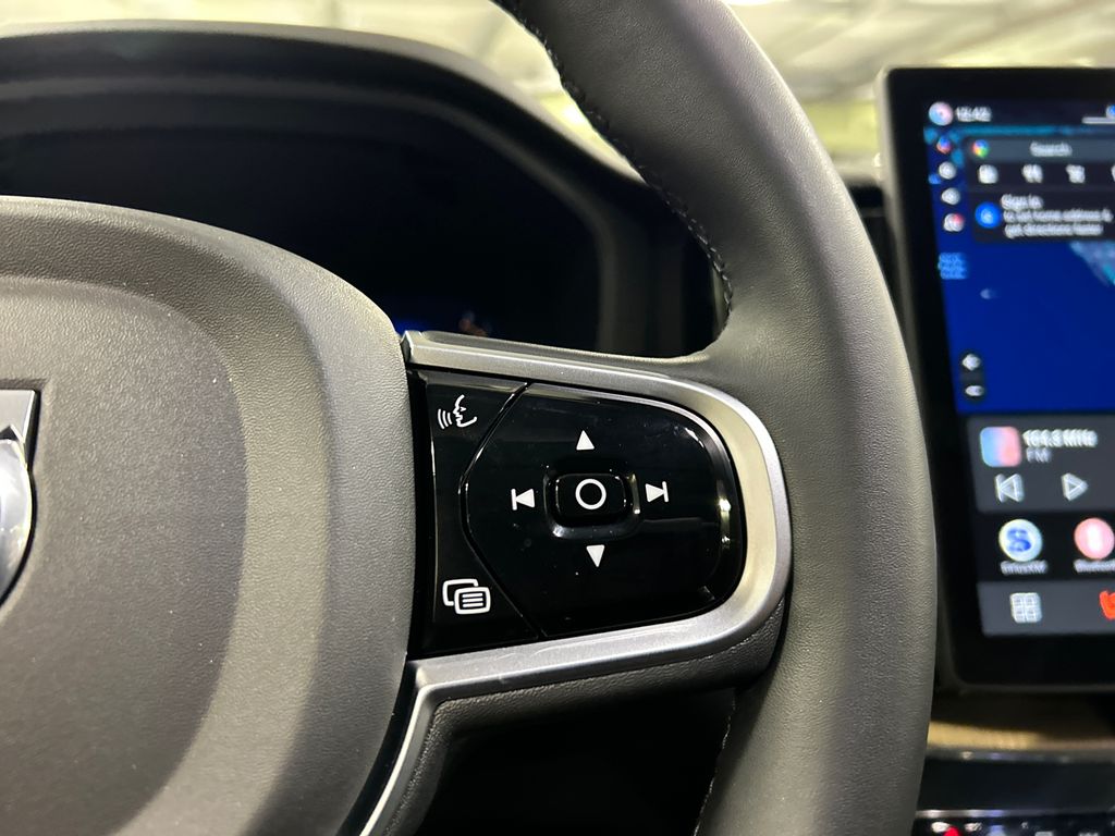 2026 Volvo XC60 Plus - Photo 14