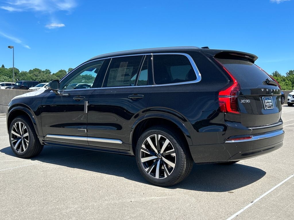 New 2026 Volvo XC90 B5 Core SUV