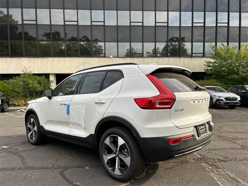 New 2026 Volvo XC40 B5 Plus SUV