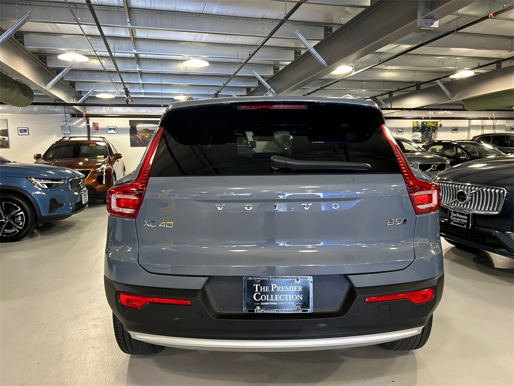 2023 Volvo XC40 AWD Plus photo 3