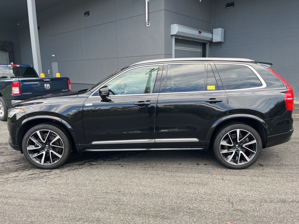 2023 Volvo XC90 B5 AWD Plus photo 2