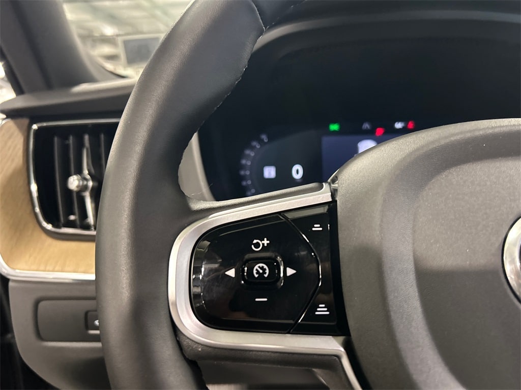 2026 Volvo XC60 Core - Photo 13