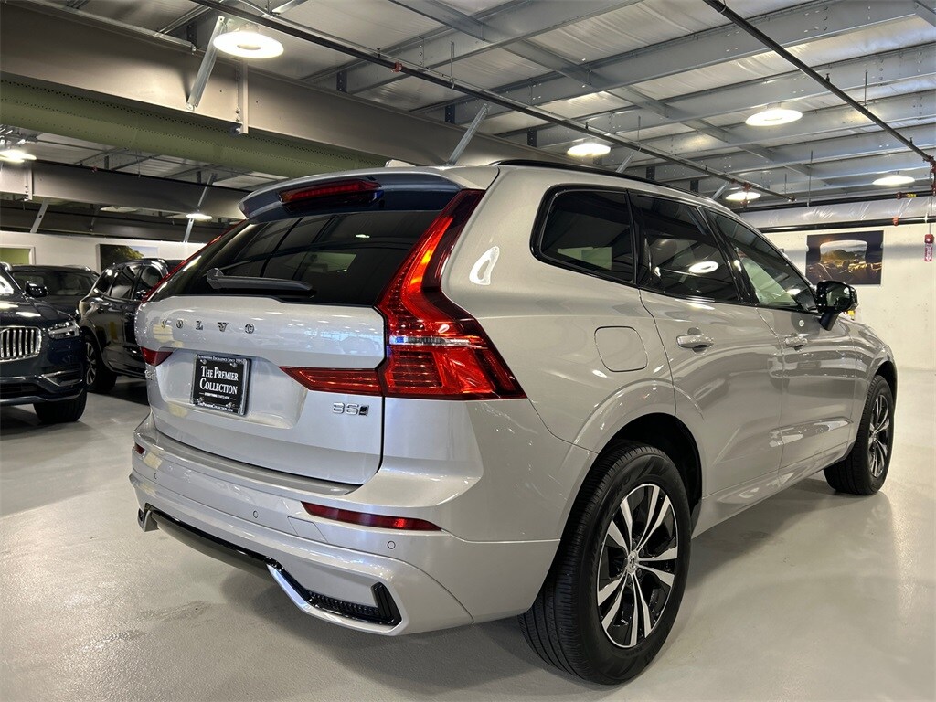2024 Volvo XC60 B5 Core photo 2
