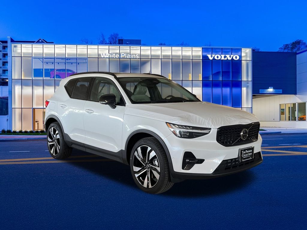 New 2026 Volvo XC40 B5 Ultra SUV