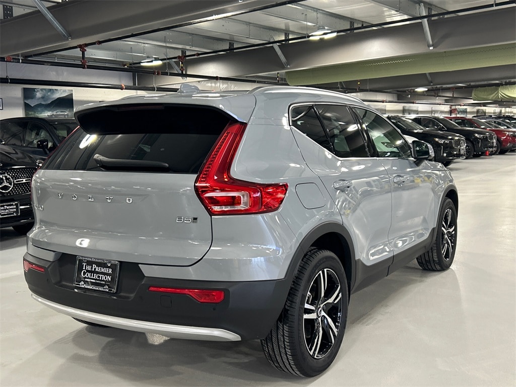 Certified 2025 Volvo XC40 B5 Core Bright Theme SUV