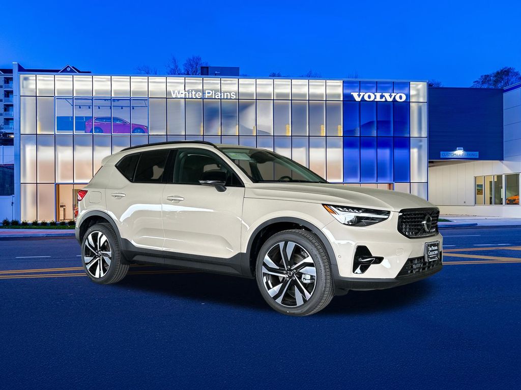 2026 Volvo XC40 B5 Ultra Dark AWD's photo