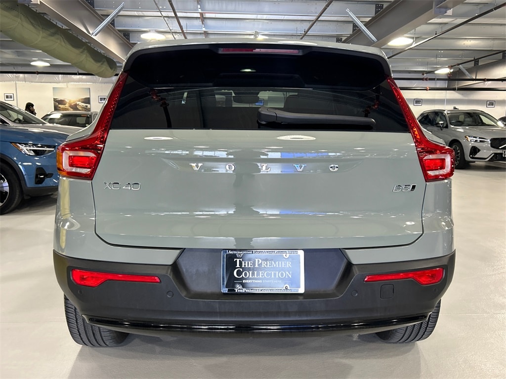 Certified 2024 Volvo XC40 B5 Plus Dark SUV