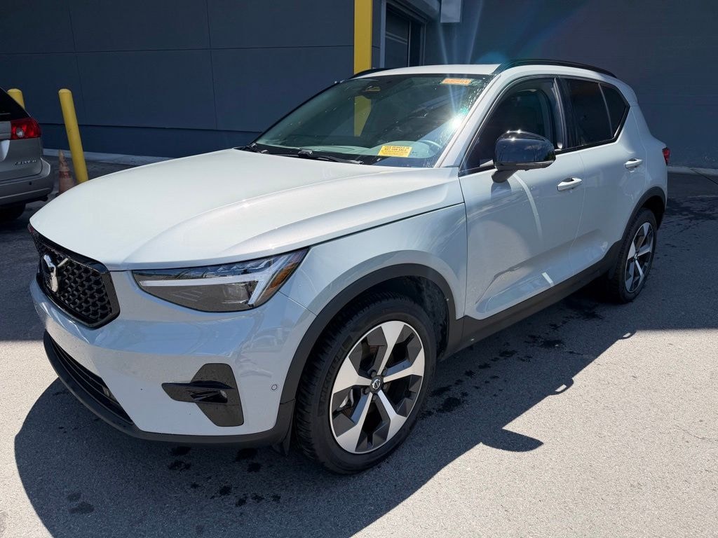 Used 2026 Volvo XC40 B5 Plus SUV