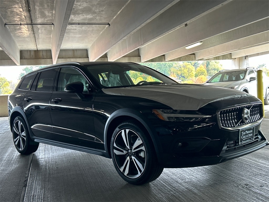 New 2026 Volvo V60 Cross Country B5 Plus Wagon