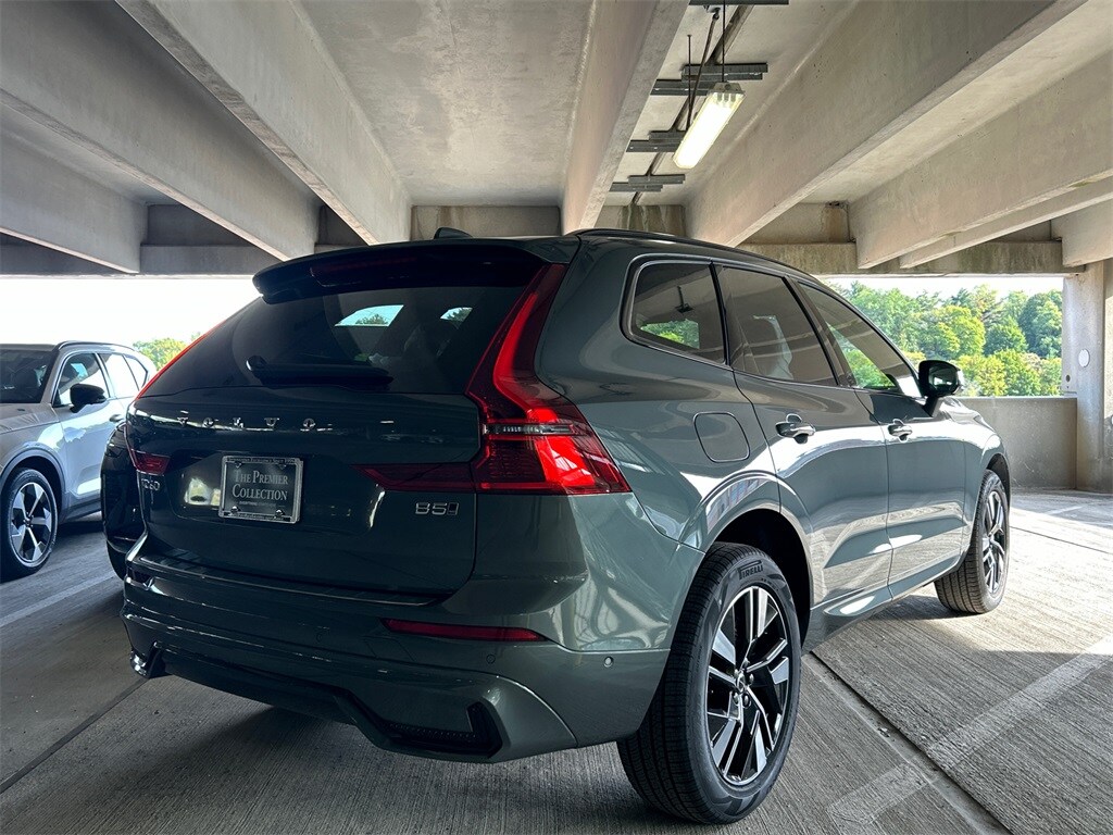 2026 Volvo XC60 B5 Plus photo 2