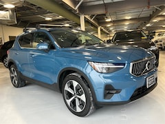 2023 Volvo XC40 B5 AWD Plus Bright SUV