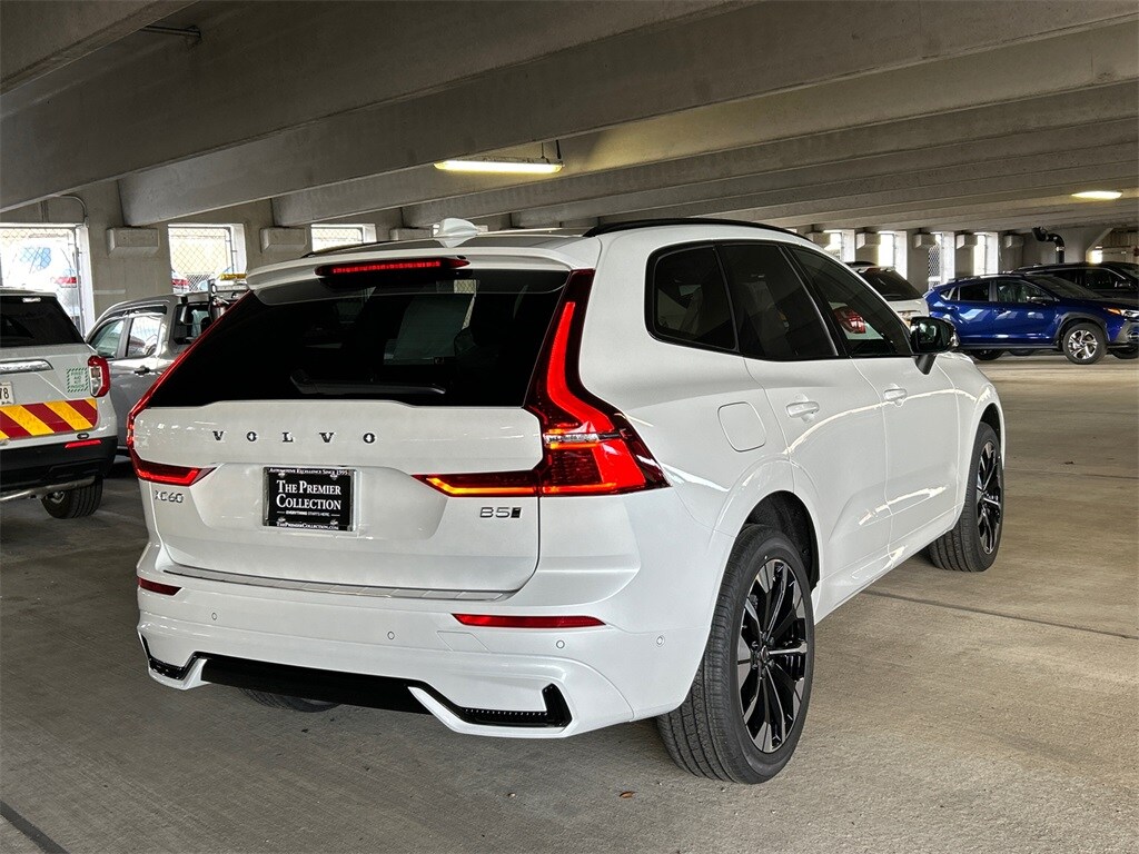 2026 Volvo XC60 B5 Plus photo 2