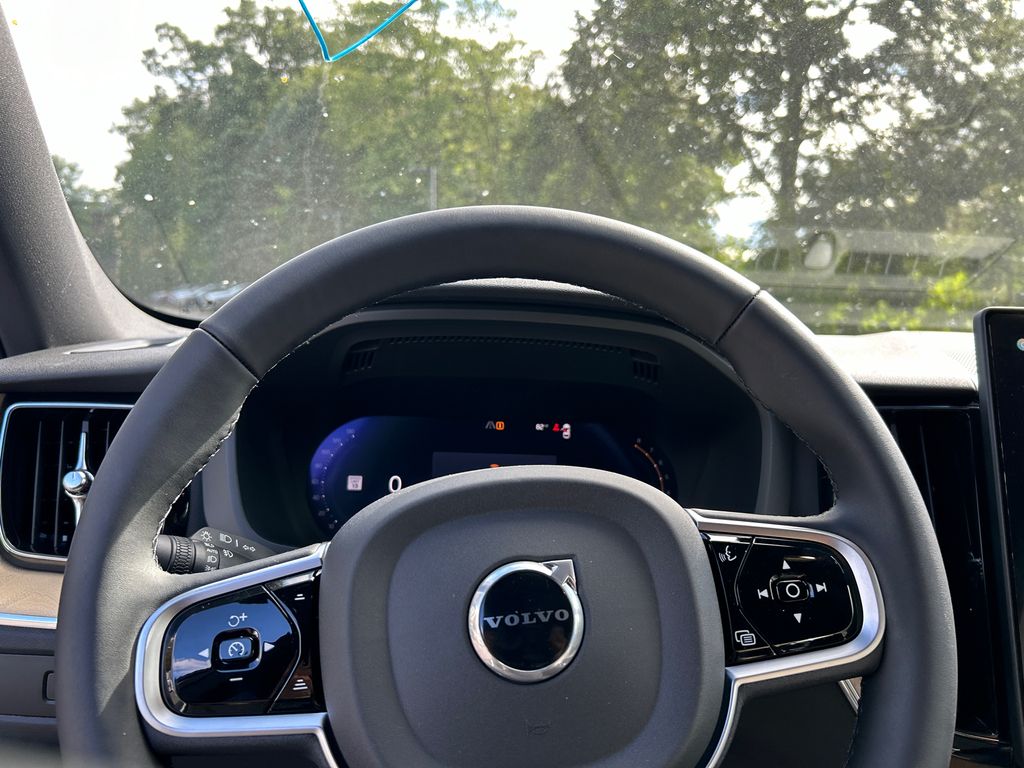 2026 Volvo XC60 Plus - Photo 13