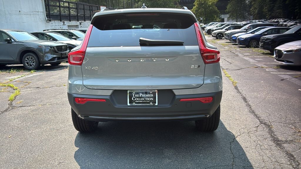 New 2026 Volvo XC40 B5 Plus SUV