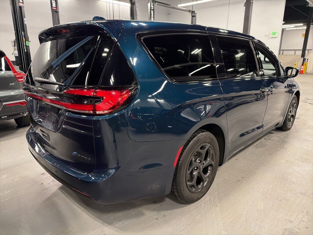 Used 2022 Chrysler Pacifica Hybrid Limited Van Passenger Van