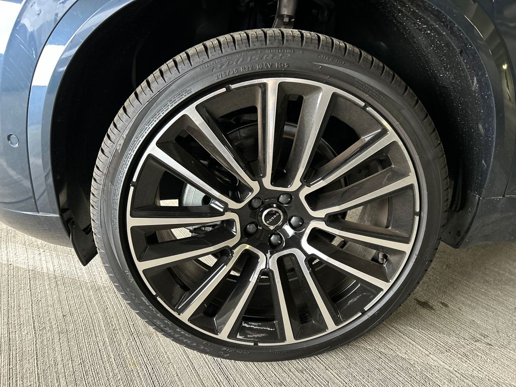 2026 Volvo XC90 Plus - Photo 8