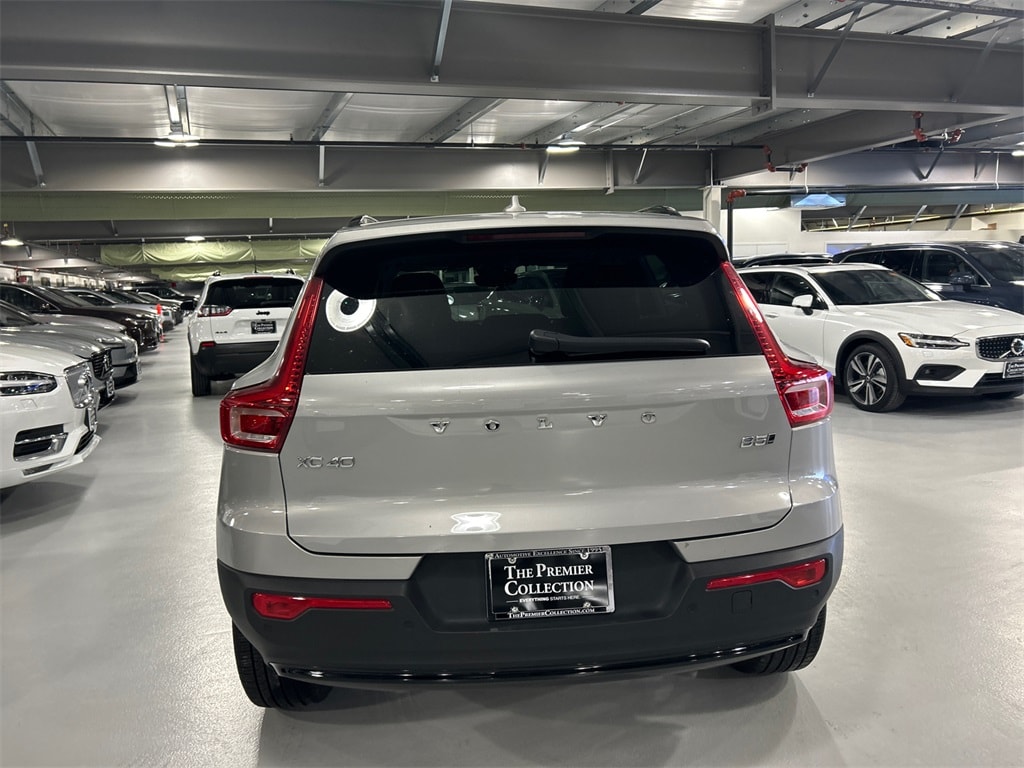 Certified 2025 Volvo XC40 B5 Plus Dark Theme SUV