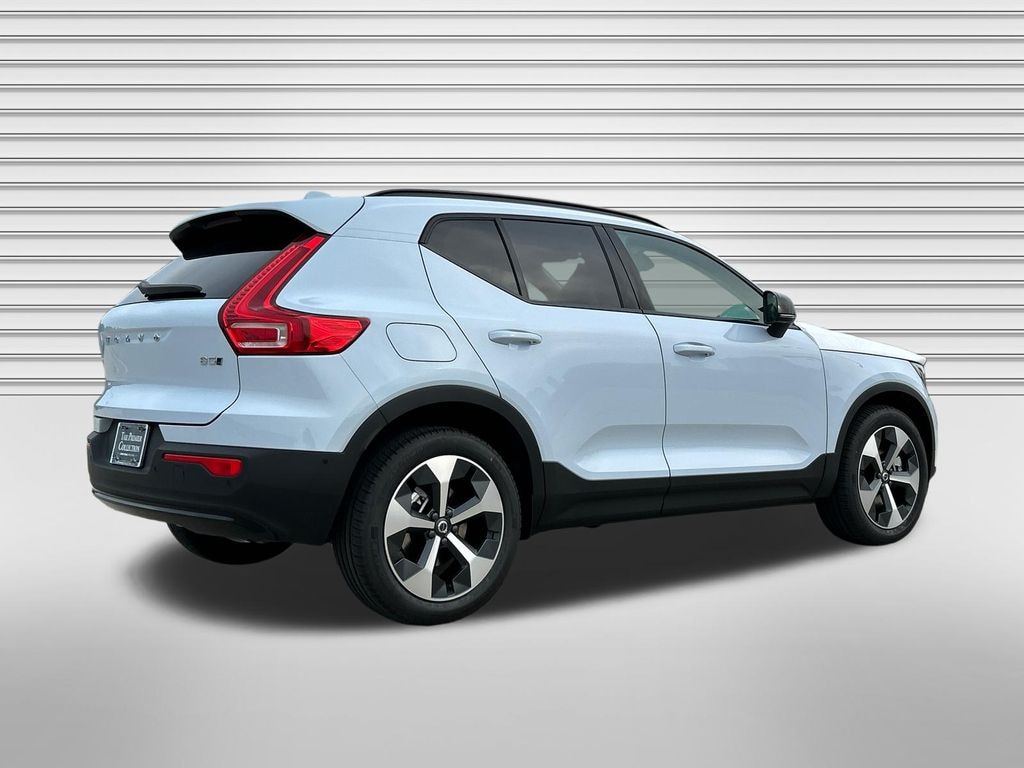 New 2026 Volvo XC40 B5 Plus SUV