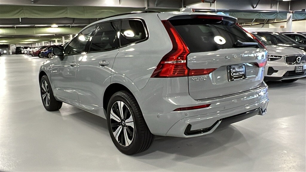 2025 Volvo XC60 Hybrid T8 Plus photo 3