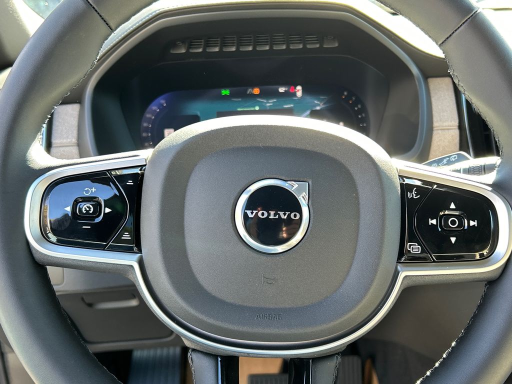 2026 Volvo XC90 Core - Photo 11