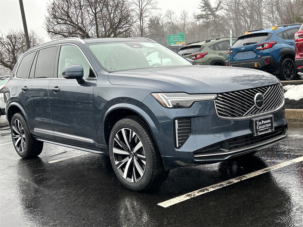 New 2026 Volvo XC90 B5 Core SUV
