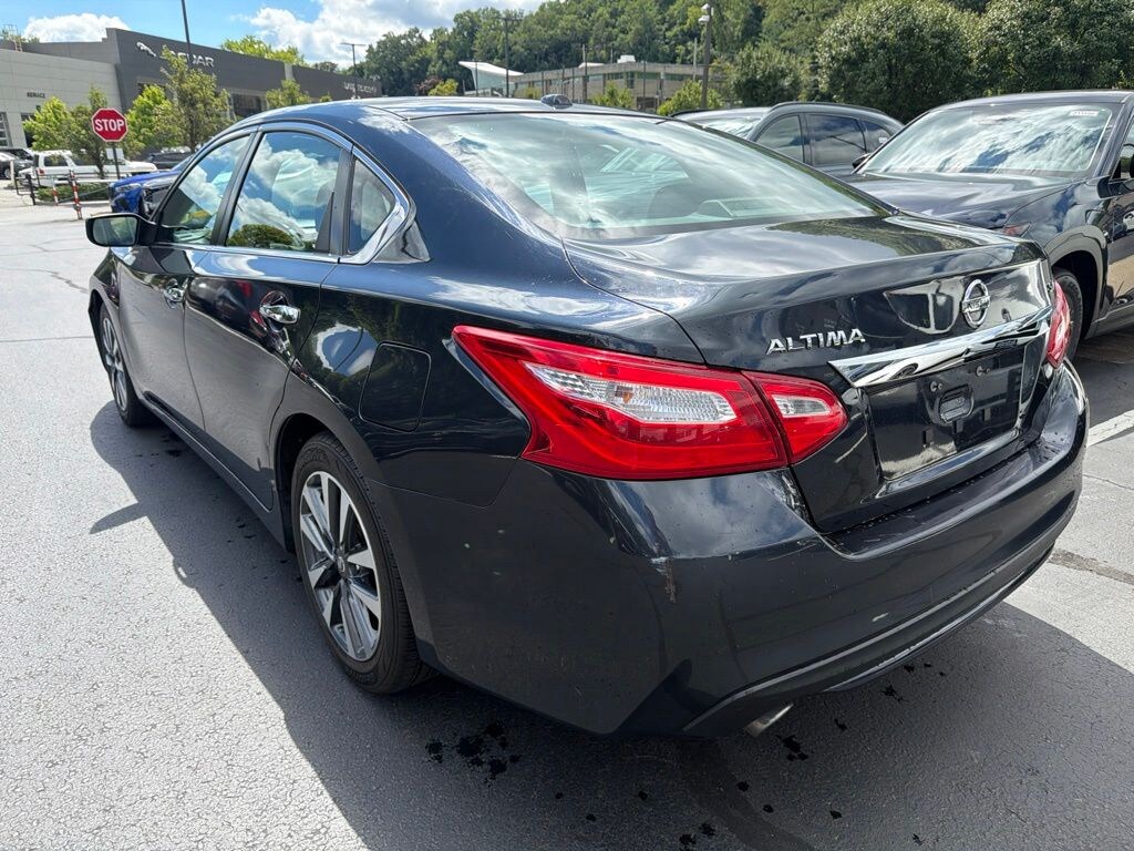 Used 2017 Nissan Altima 2.5 Sedan