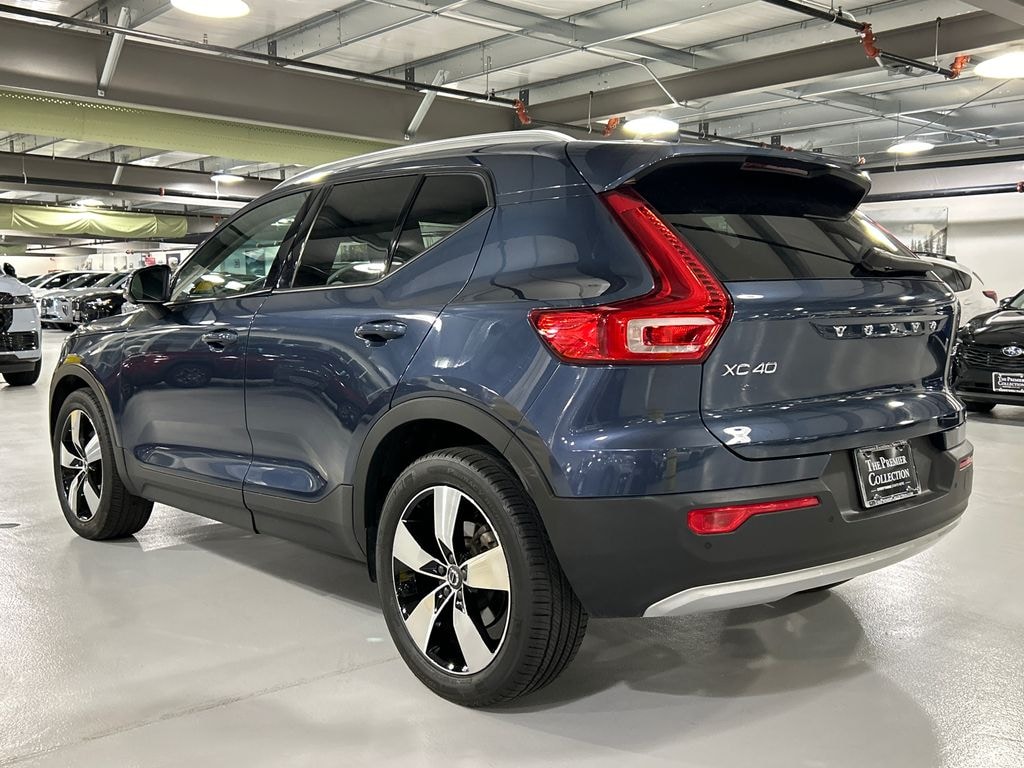 Used 2022 Volvo XC40 T5 AWD Momentum SUV