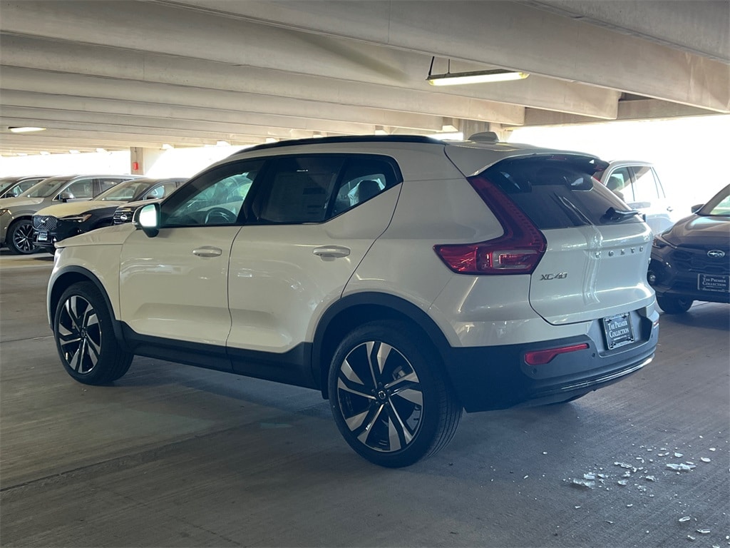 New 2026 Volvo XC40 B5 Ultra SUV