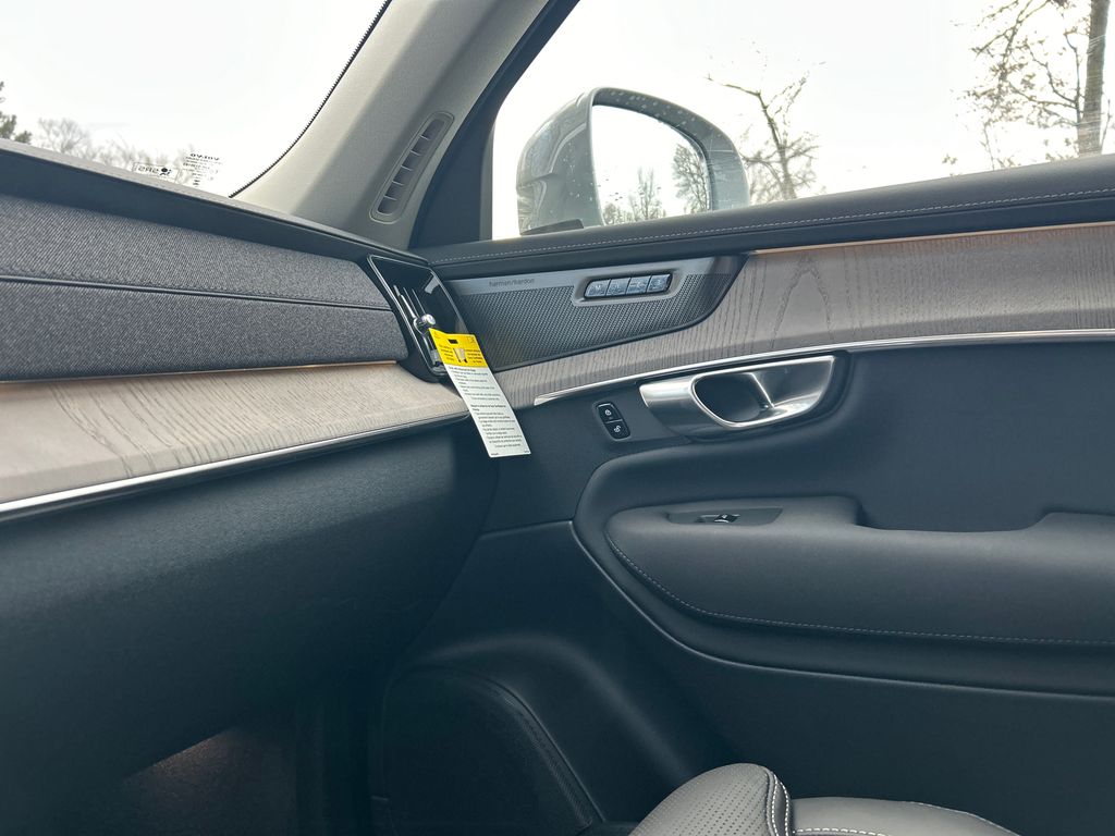 2026 Volvo XC90 Ultra - Photo 21