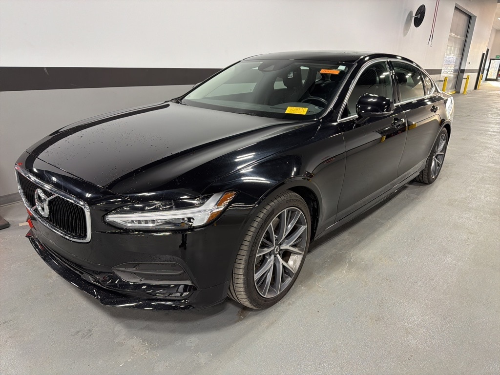Used 2020 Volvo S90 T6 Momentum Sedan